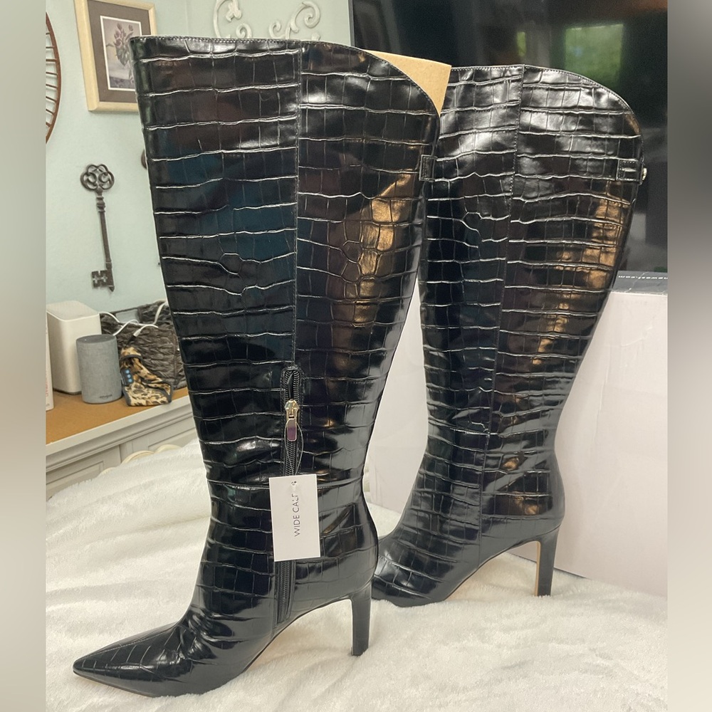 NEW Black Croc-Embossed Knee-High Boots (185$retail)